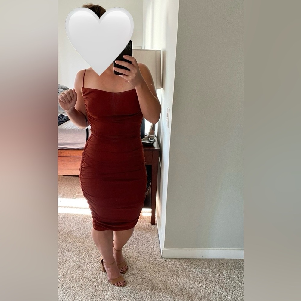 Chic Dark Red Ruched Midi Dress with Straps